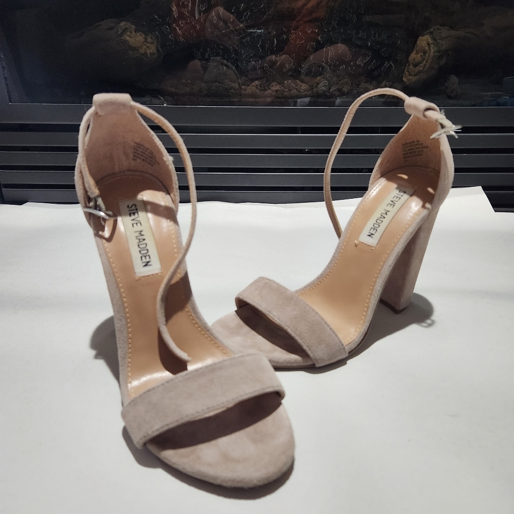 Women's Steve Madden taupe heels